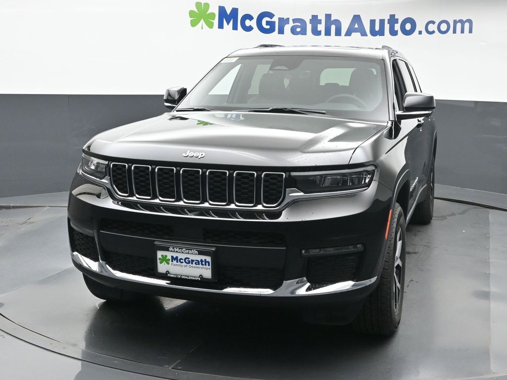 2025 Jeep Grand Cherokee Limited photo 3