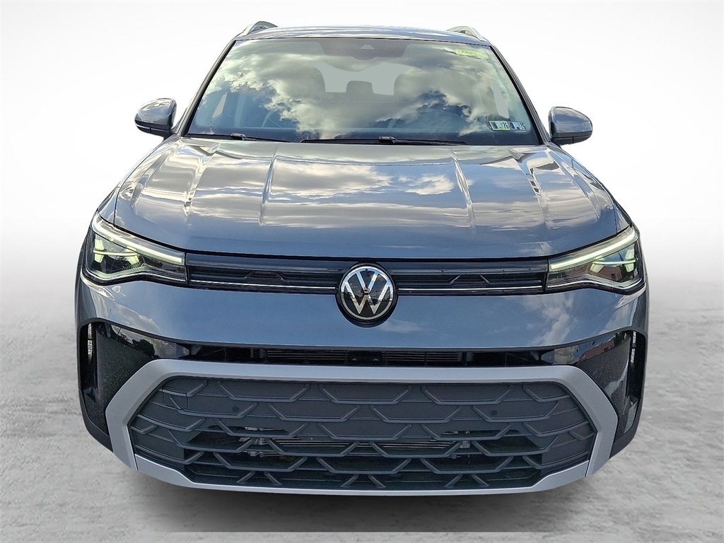 2025 Volkswagen Taos SE photo 2