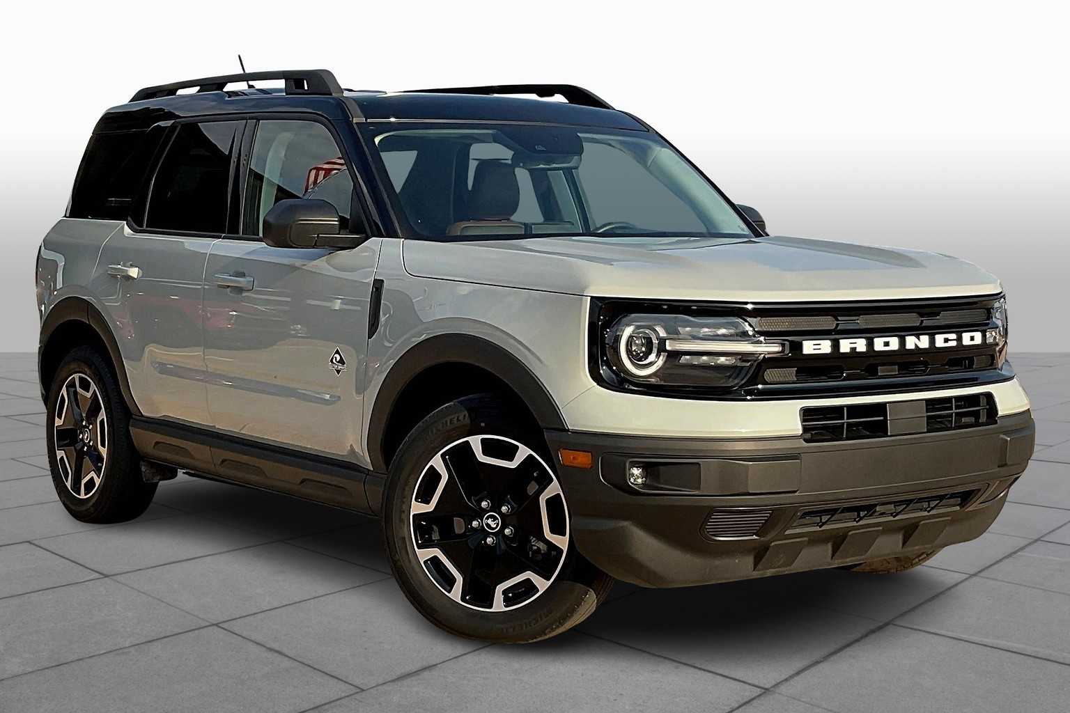 2022 Ford Bronco Sport Outer Banks photo 2