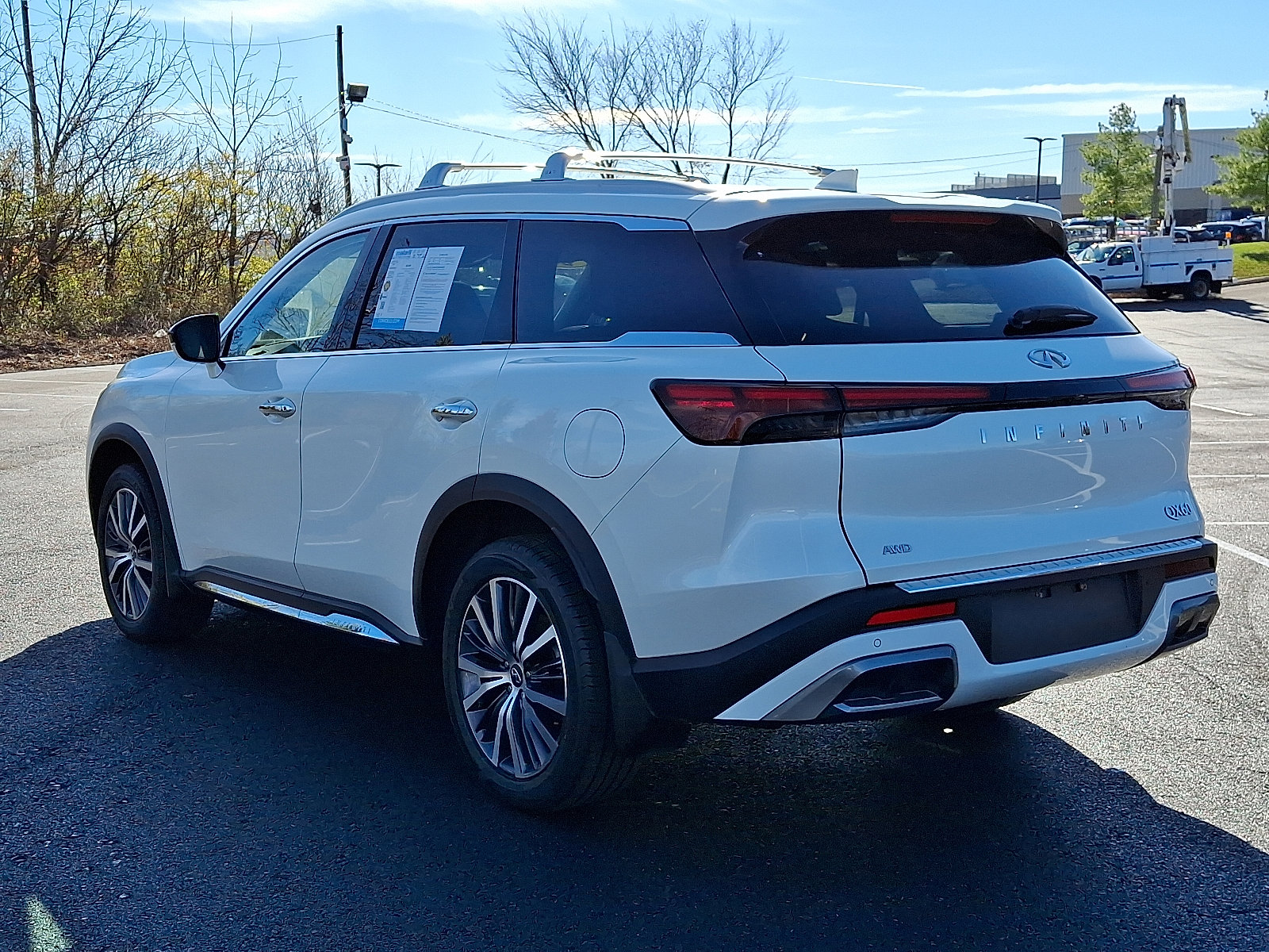 2023 Infiniti QX60 Sensory AWD photo 2