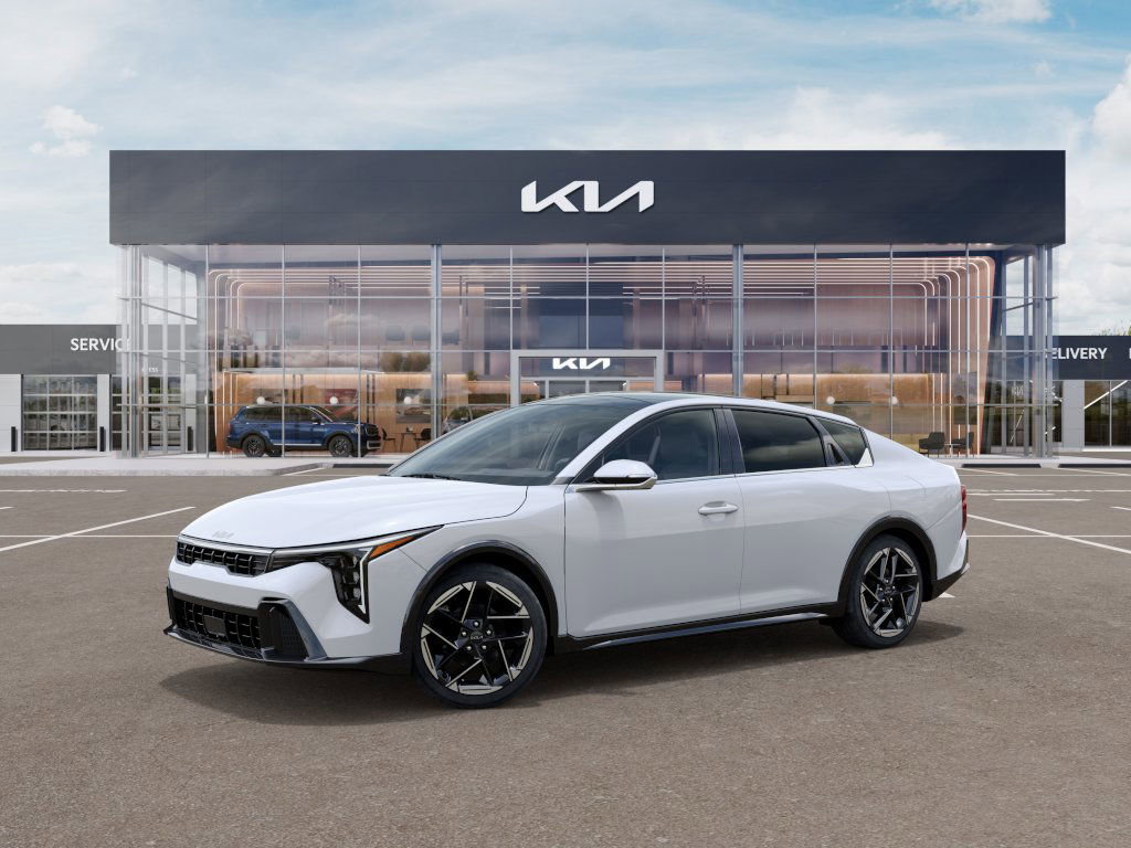 2025 Kia K4 GT-Line photo 3