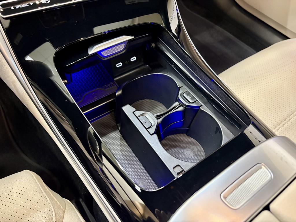2025 Mercedes Benz C 300 photo 13
