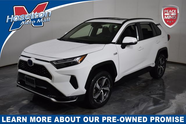 2023 Toyota RAV4 SE's photo