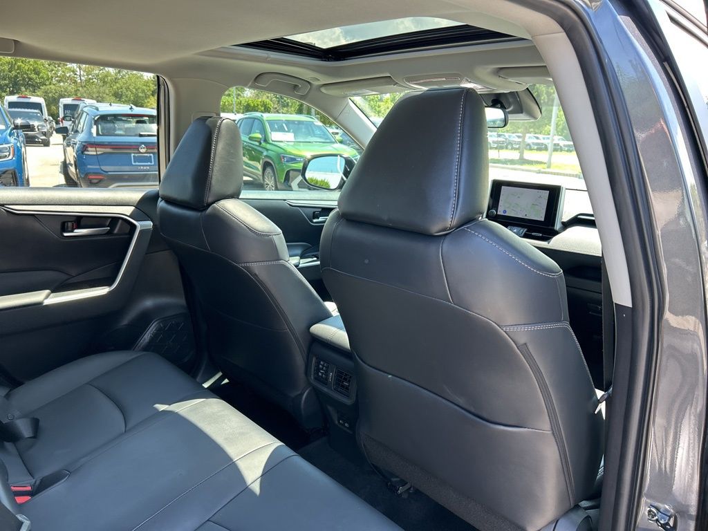 2023 Toyota RAV4 XLE Premium photo 39