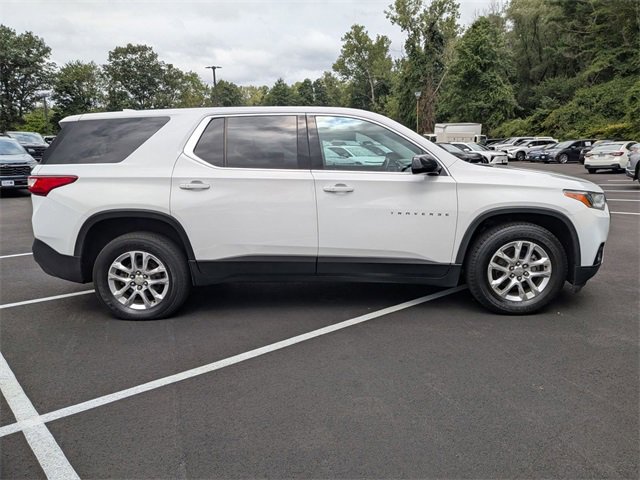 2018 Chevrolet Traverse LS photo 2