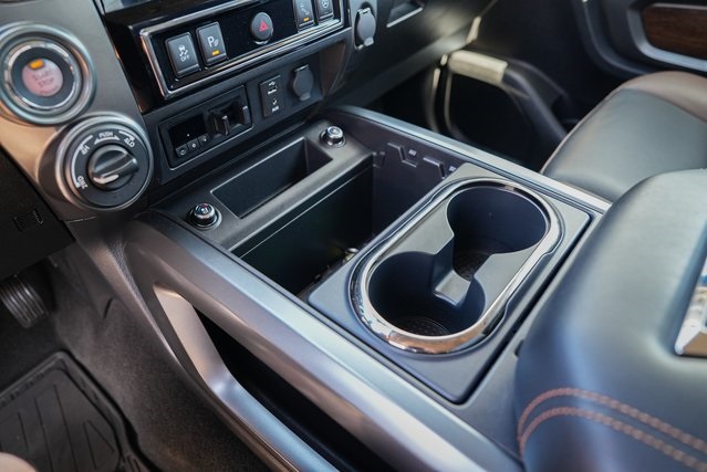 2018 Nissan Titan Platinum Reserve photo 25