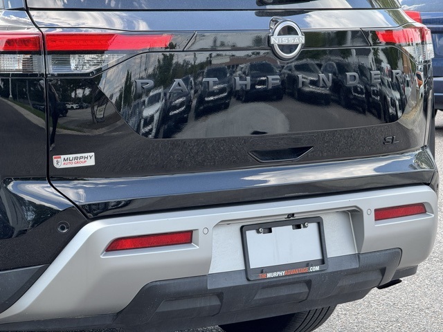 2024 Nissan Pathfinder SL photo 3