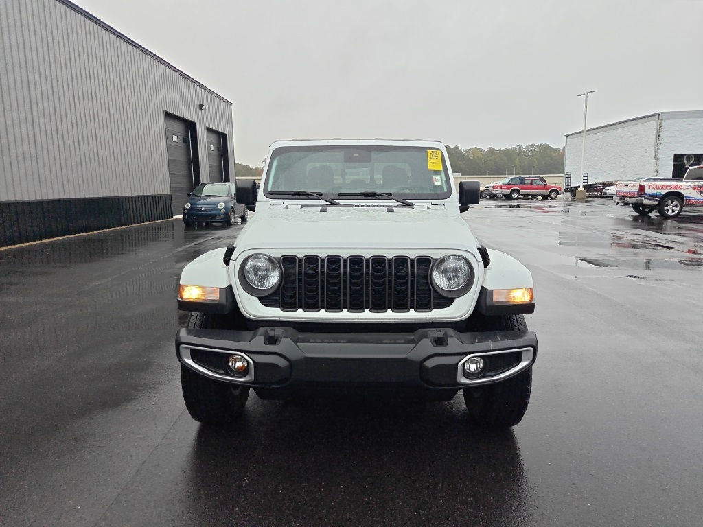 2024 Jeep Gladiator Sport photo 2