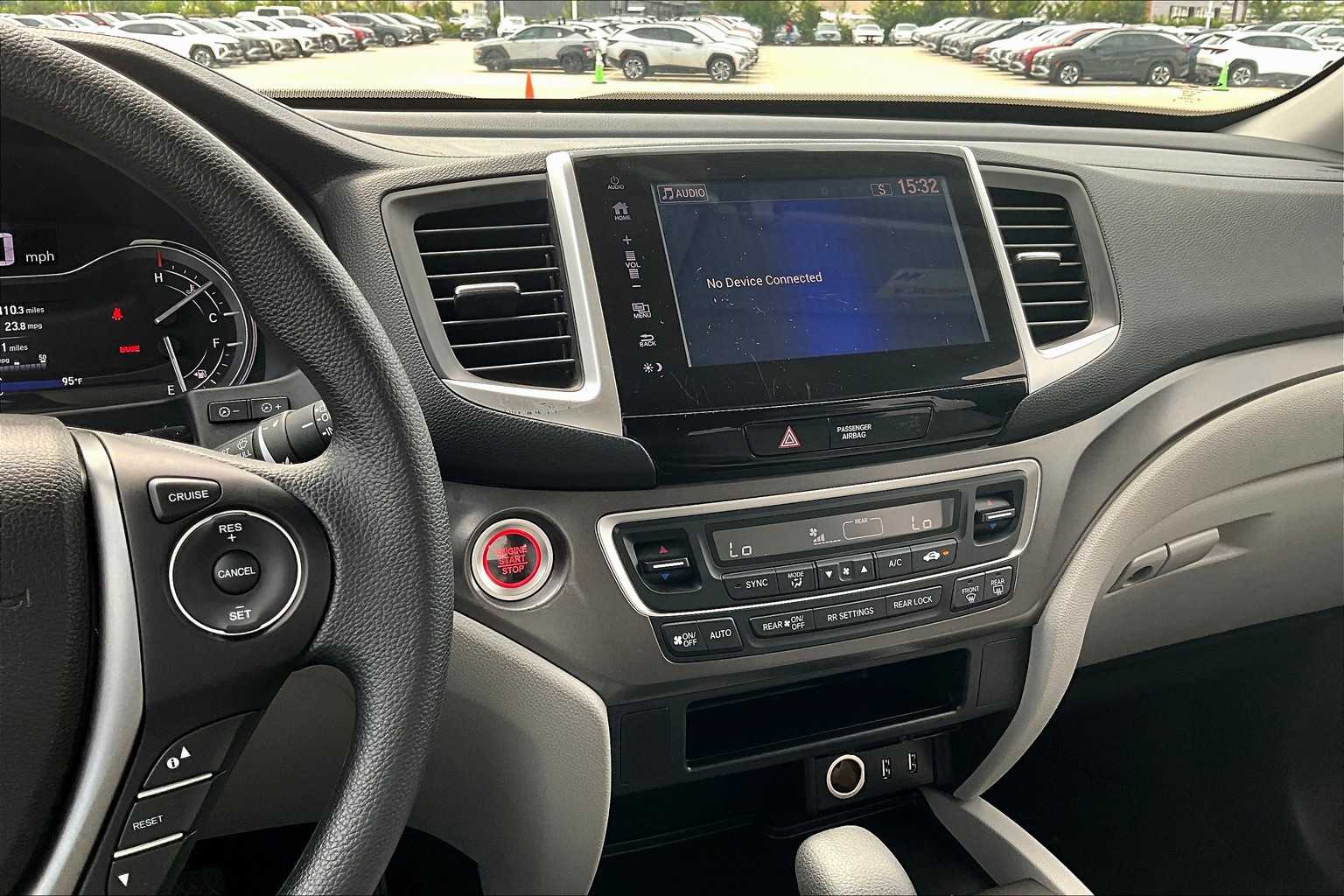 2017 Honda Pilot EX photo 6
