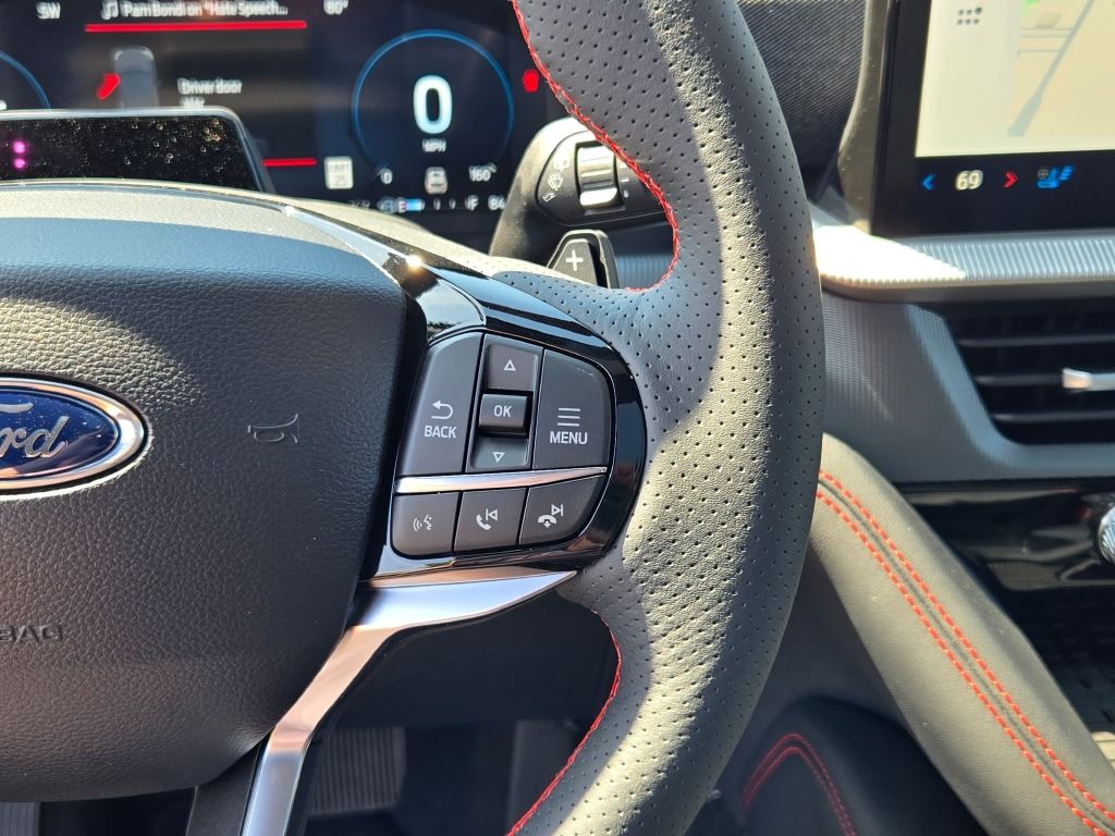 2025 Ford Explorer ST photo 32