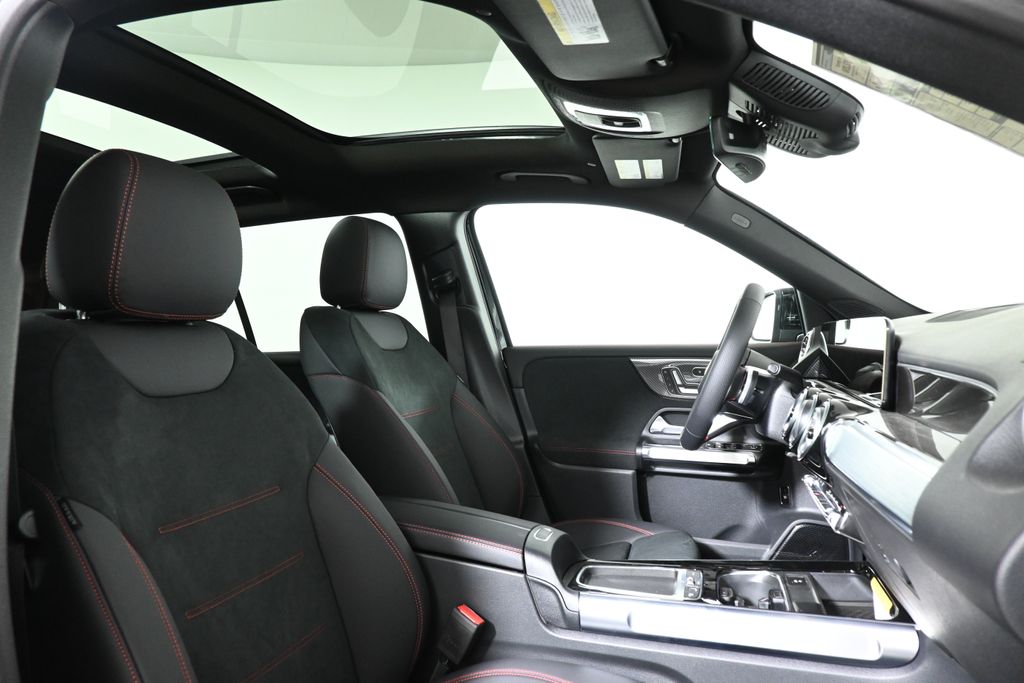2025 Mercedes Benz GLB 250 4MATIC photo 19
