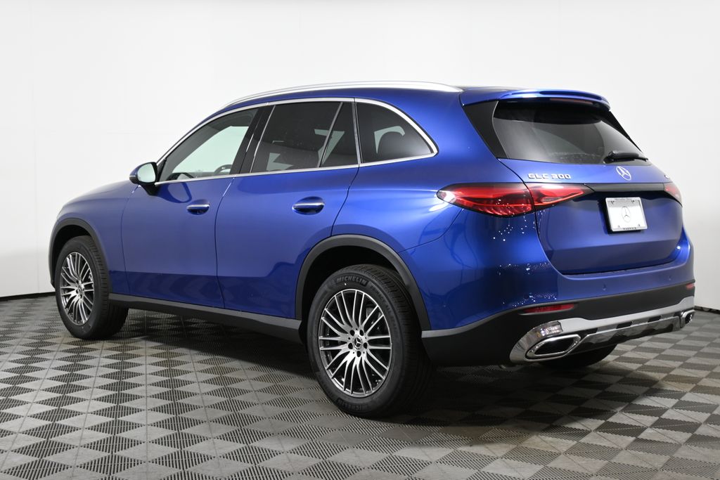 2025 Mercedes Benz GLC 300 4MATIC photo 5