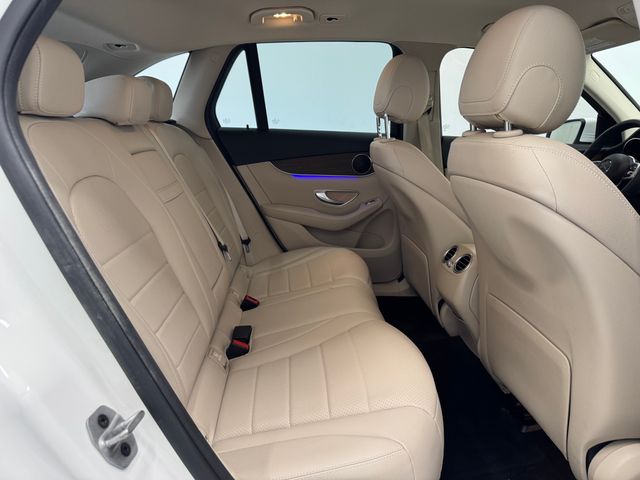 2022 Mercedes Benz GLC 300 photo 12