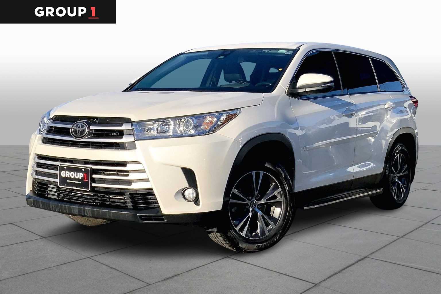 2019 Toyota Highlander LE Plus's photo