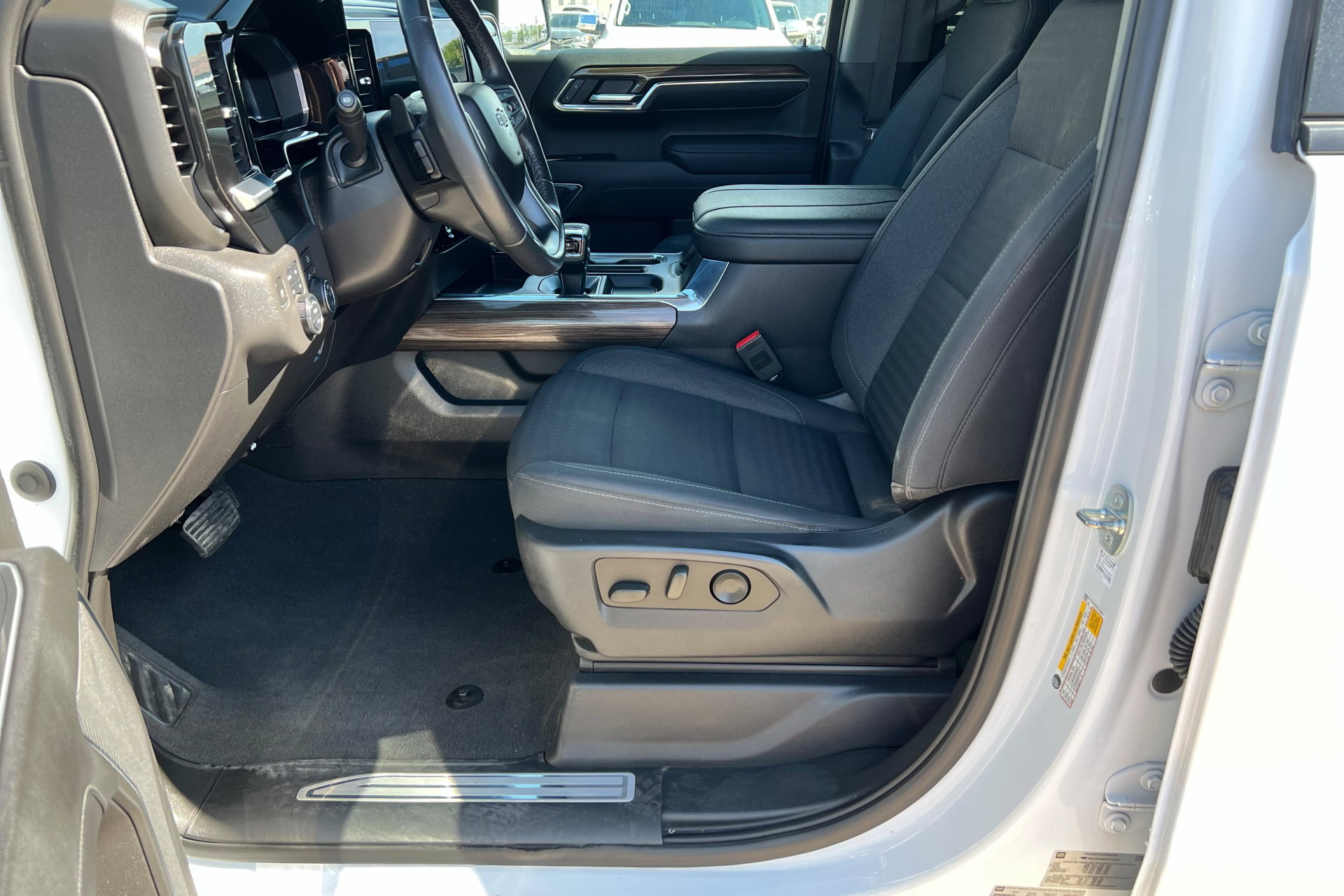 2023 Chevrolet Silverado 1500 LT Trail Boss photo 17