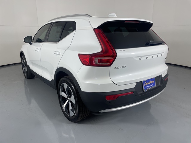 2025 Volvo XC40 Core photo 6