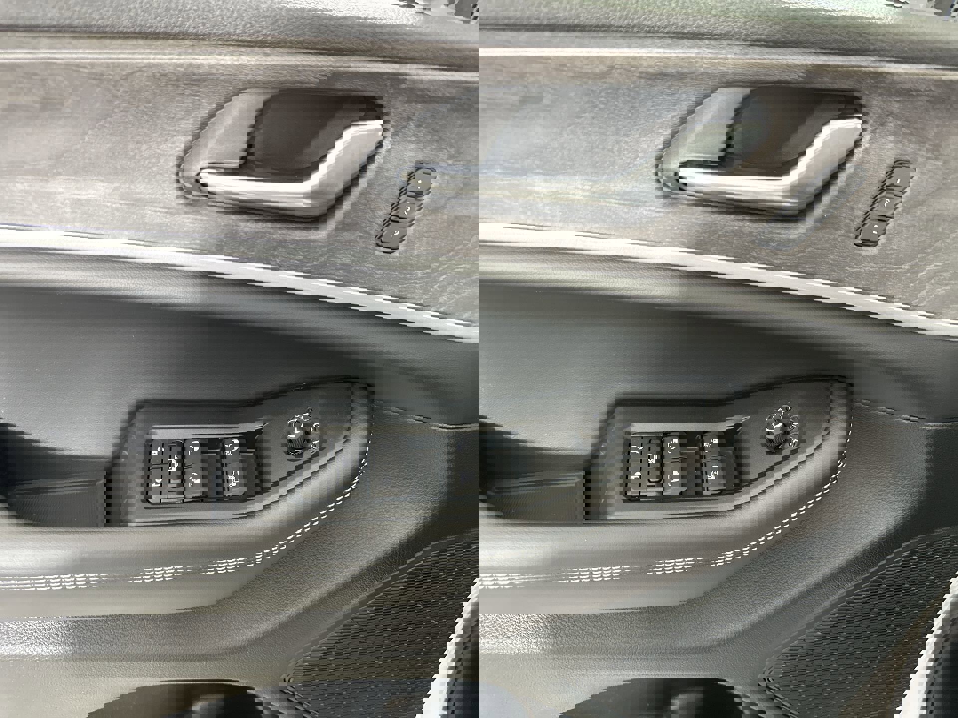 2025 Jeep Grand Cherokee Limited photo 12
