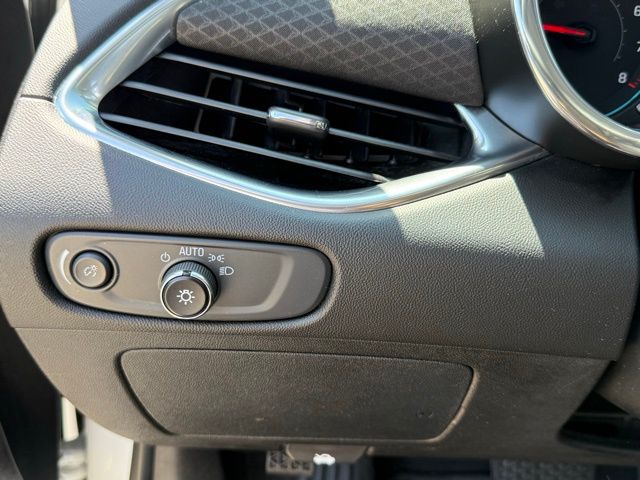 Used 2016 Iridescent Pearl Tricoat Chevrolet LT image 30