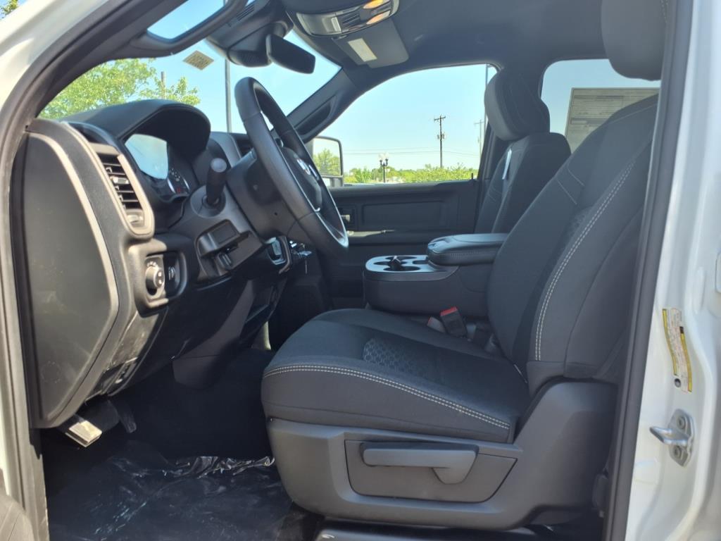 2025 Ram 2500 Tradesman photo 4