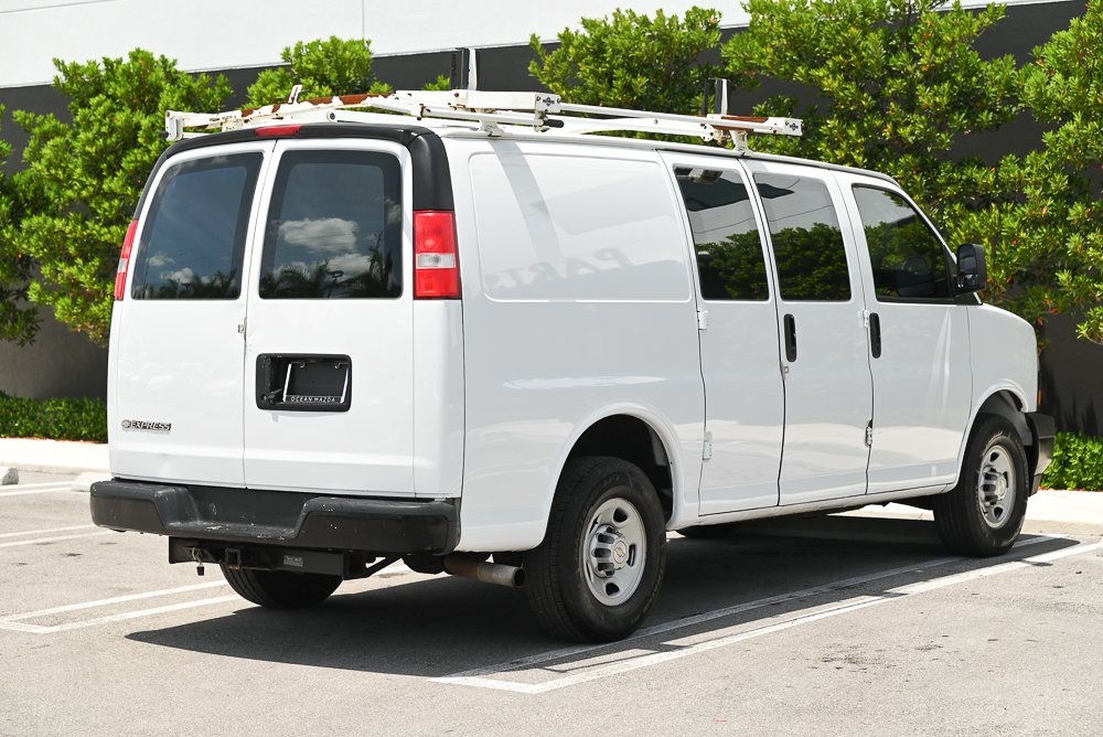 2018 Chevrolet Express 2500 Work Van photo 3