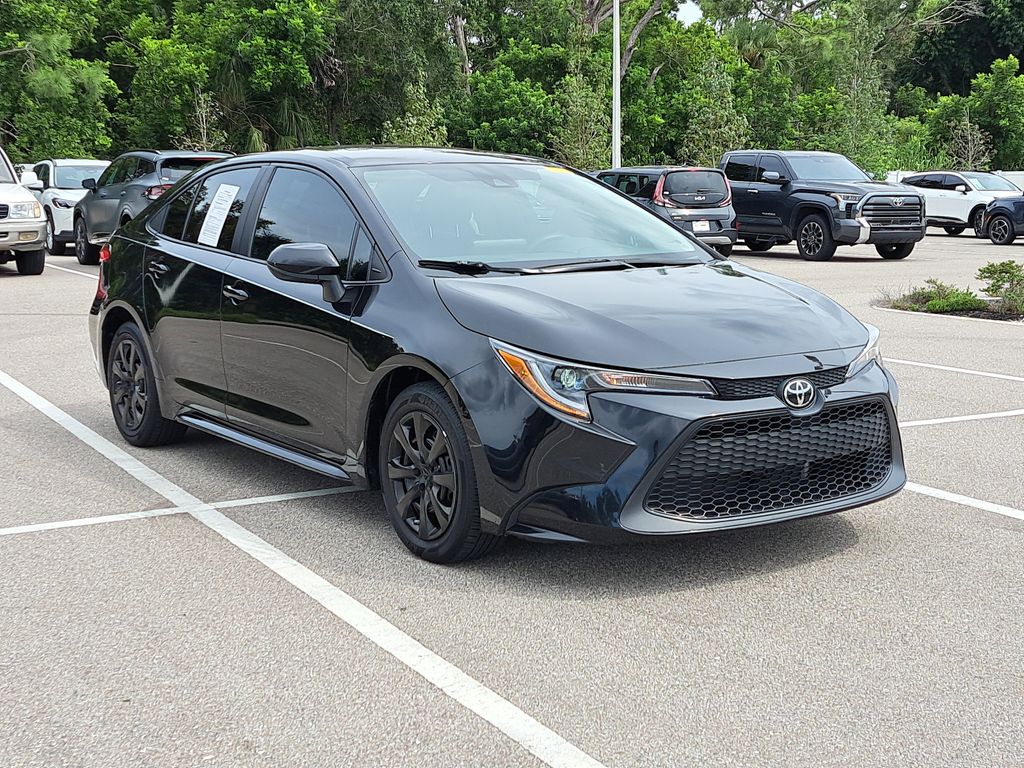 2022 Toyota Corolla LE photo 2