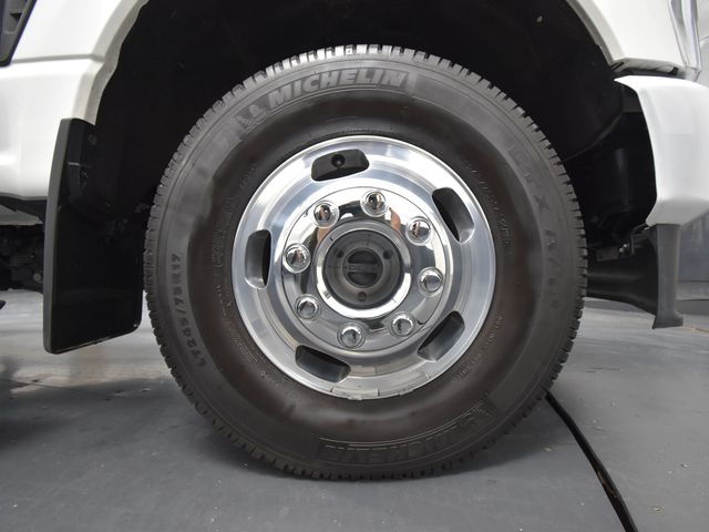 2025 Ford F-350 photo 12