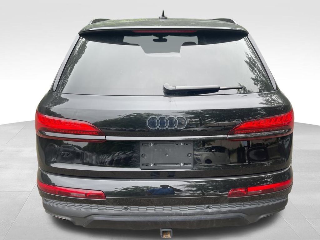 2025 Audi Q7 45 Premium Plus photo 4
