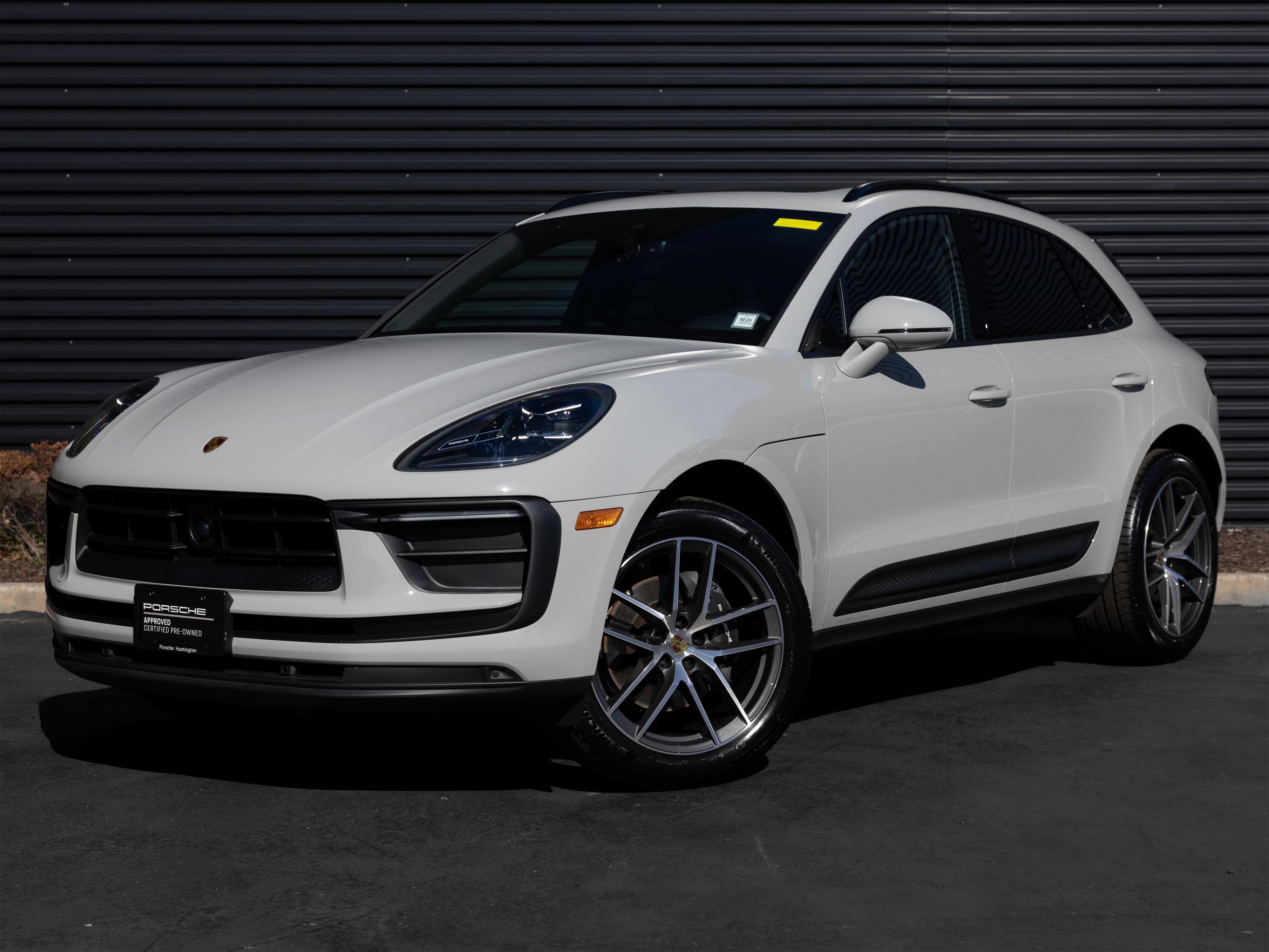 2025 Porsche Macan Base
