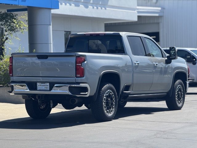 2025 Chevrolet Silverado 3500HD LTZ photo 3
