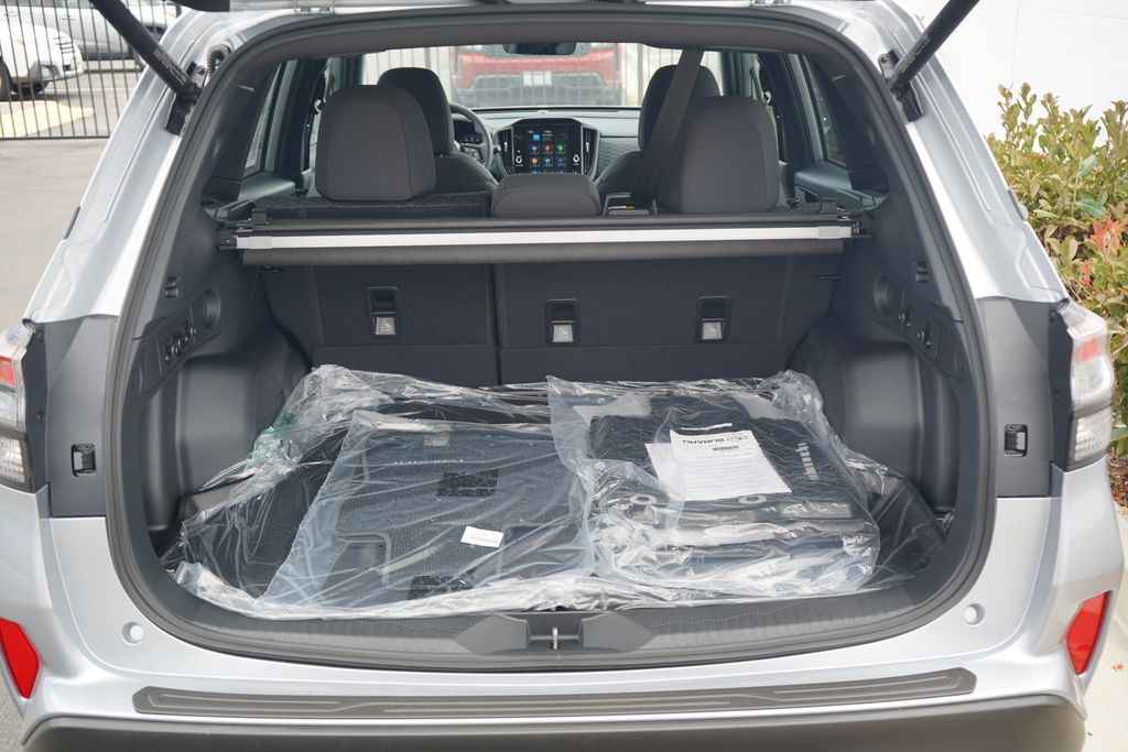 2025 Subaru Forester Premium photo 10
