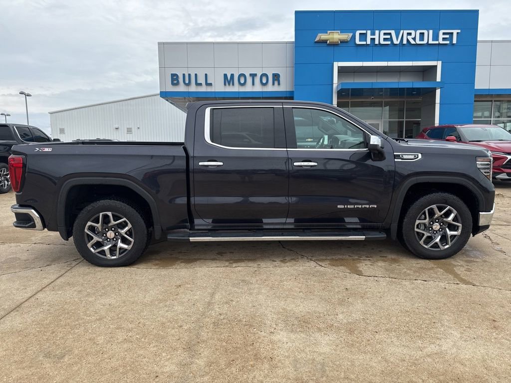 2024 GMC Sierra 1500 SLT's photo