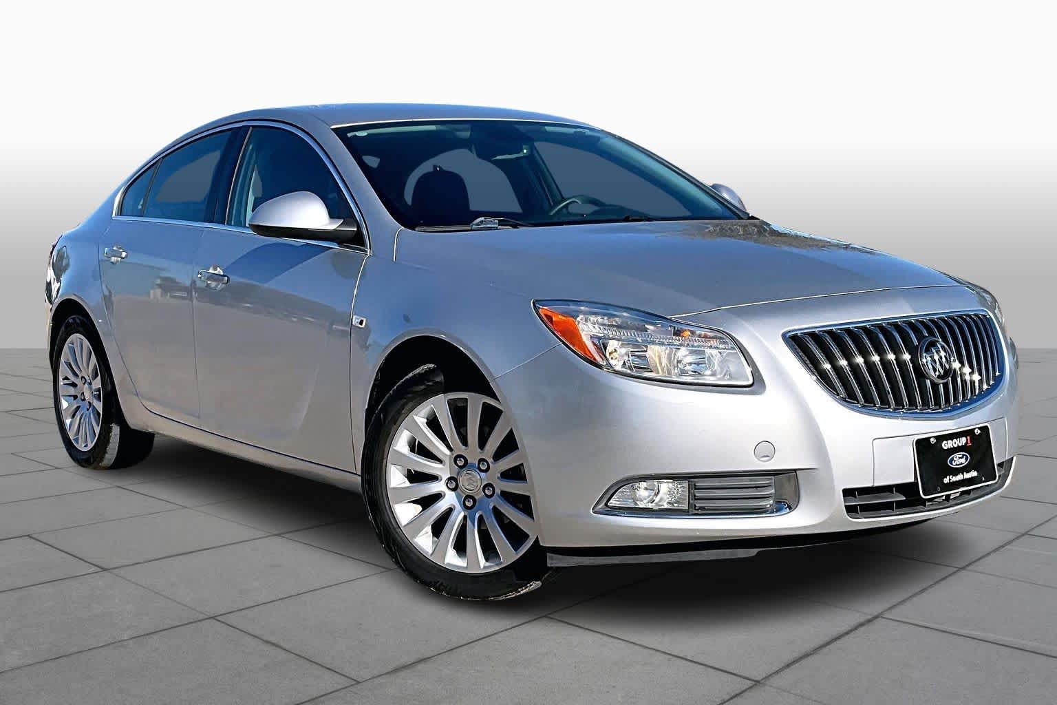 2011 Buick Regal CXL photo 3