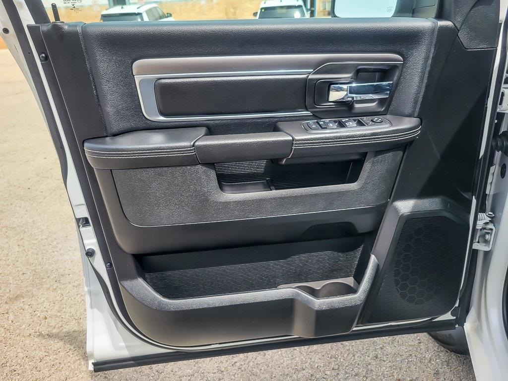 2022 Ram 1500 Classic Warlock photo 14