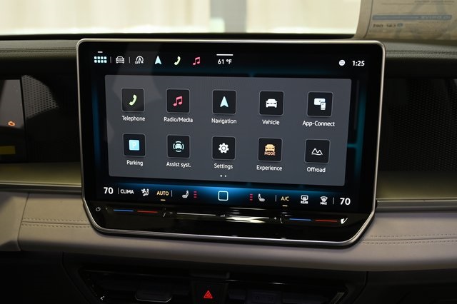 2025 Volkswagen Tiguan SE photo 4