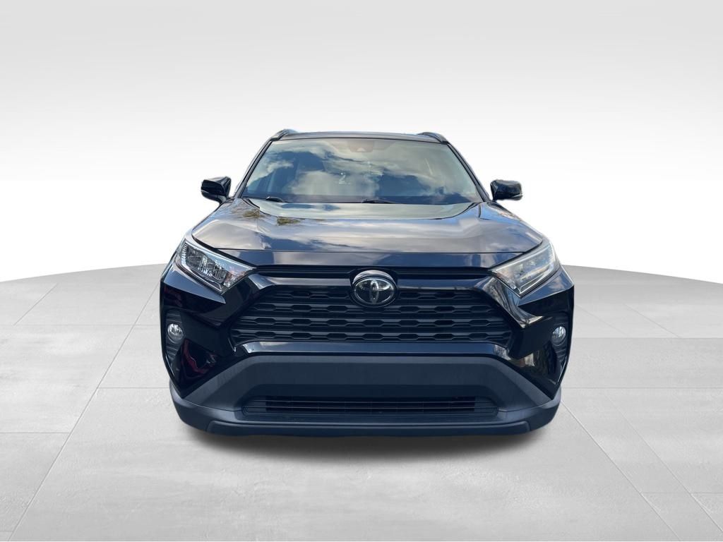 2020 Toyota RAV4 XLE photo 2