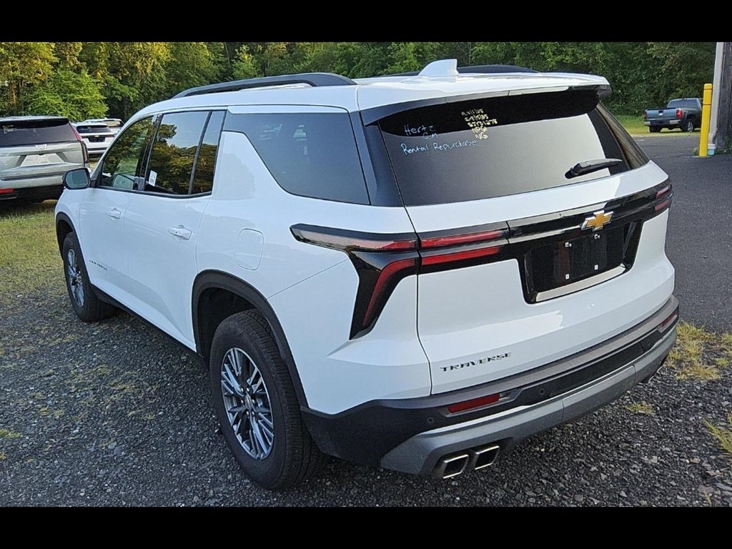 2025 Chevrolet Traverse photo 4
