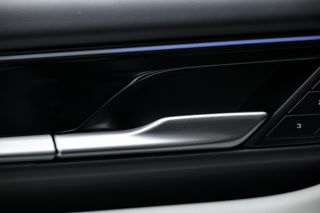 2025 Porsche Macan 4 Electric photo 20