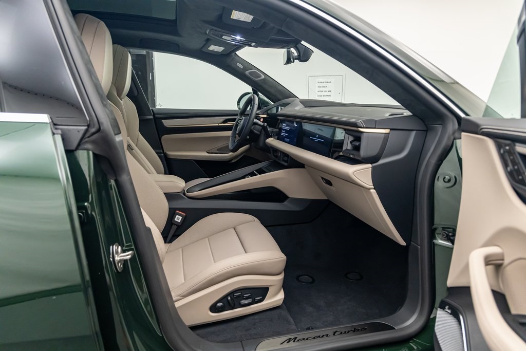 2024 Porsche Macan Electric Turbo photo 24