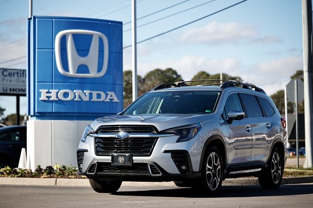 2023 Subaru Ascent Touring's photo