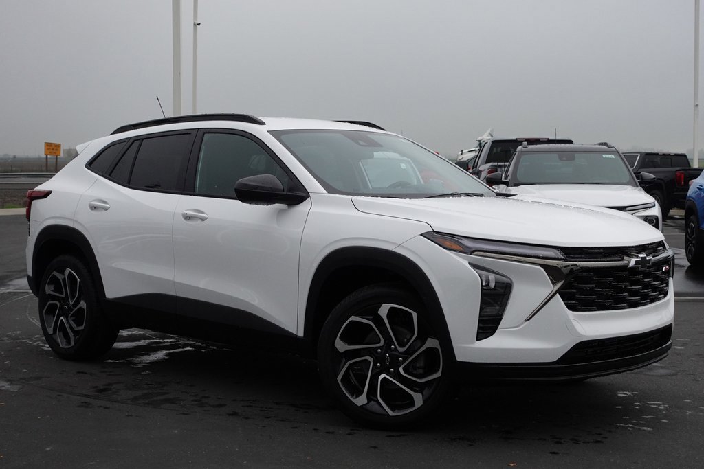 2026 Chevrolet Trax photo 2