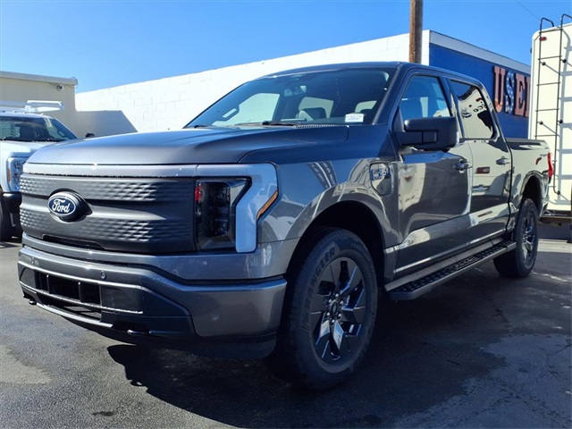 2025 Ford F-150 Lightning Flash's photo