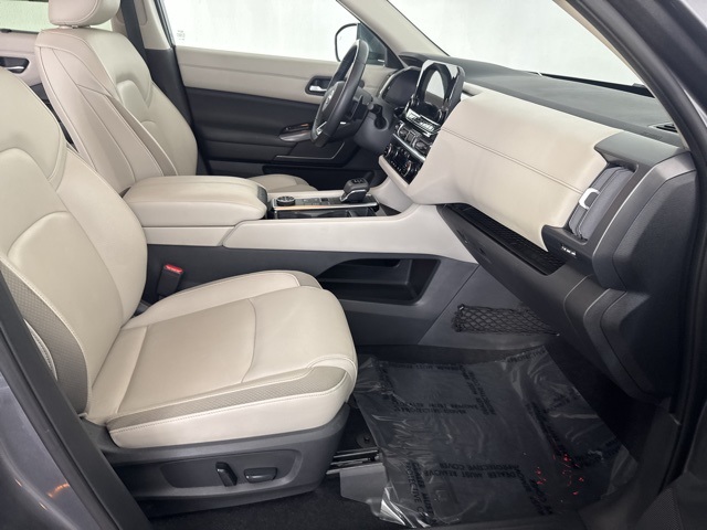 2022 Nissan Pathfinder SL photo 23