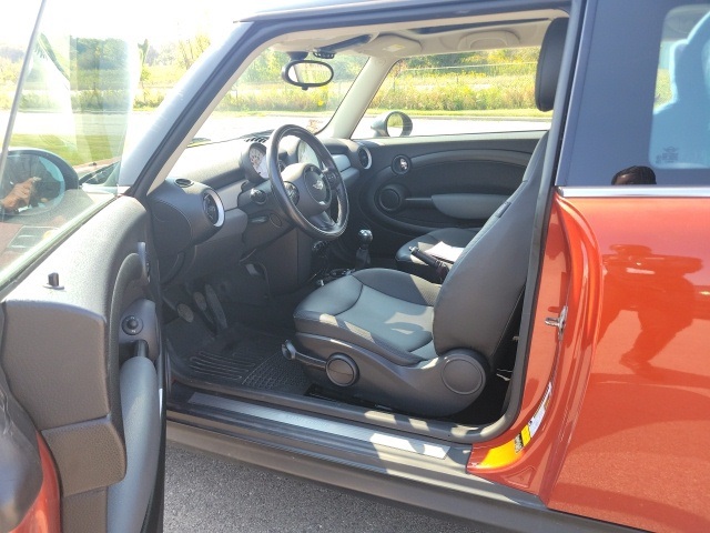 2012 Mini Cooper Base photo 3