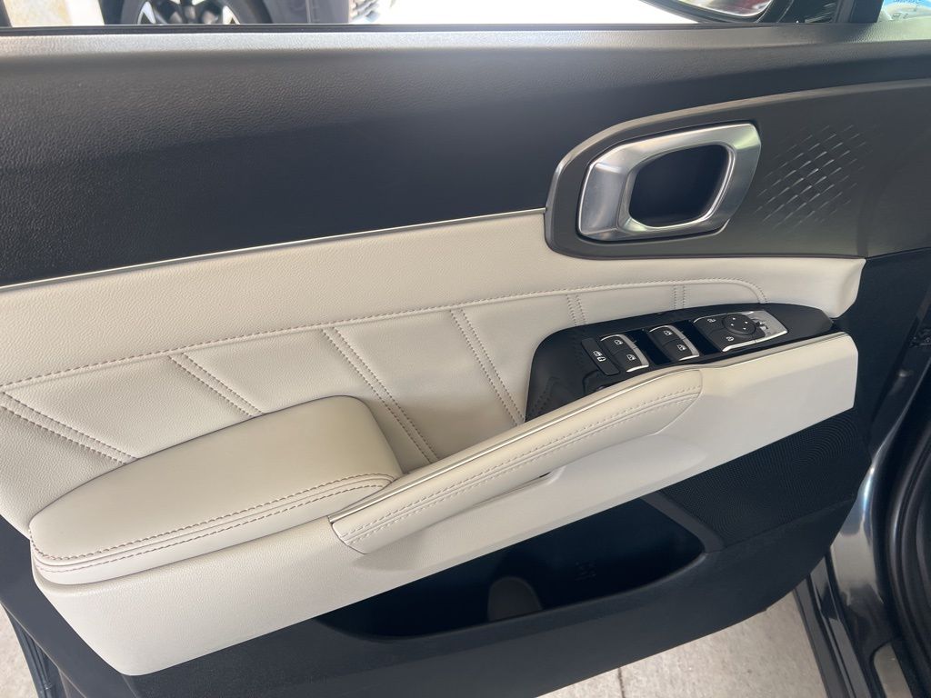 2022 Kia Sorento SX photo 4
