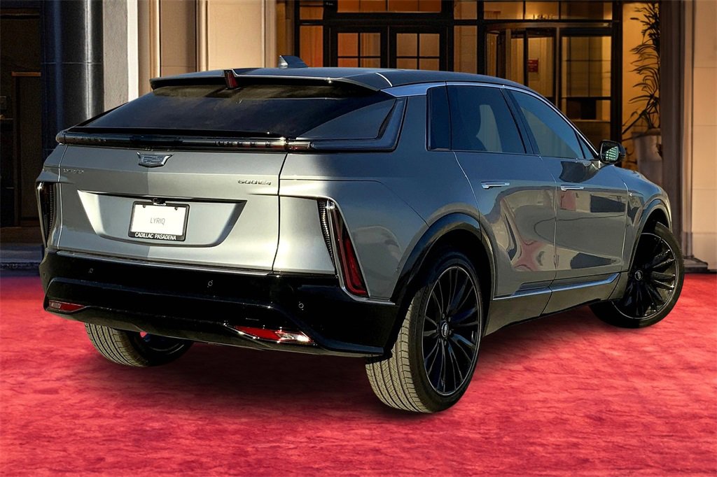 2025 Cadillac Lyriq Luxury photo 6