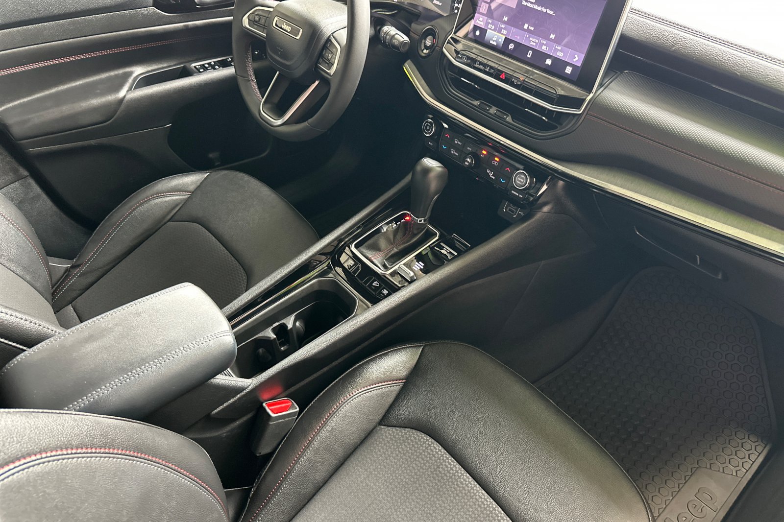 2024 Jeep Compass Trailhawk photo 15
