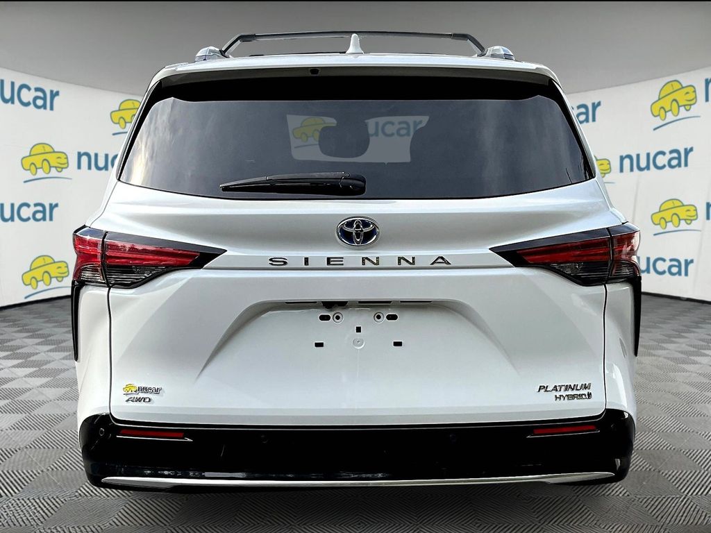 2022 Toyota Sienna Platinum photo 7