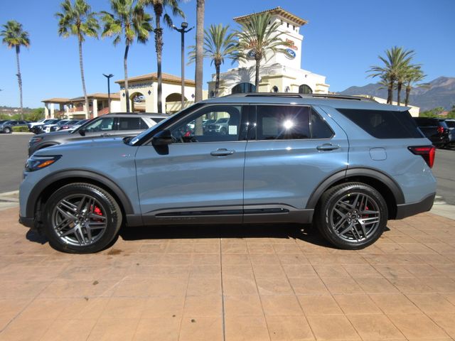 2026 Ford Explorer ST-LINE's photo