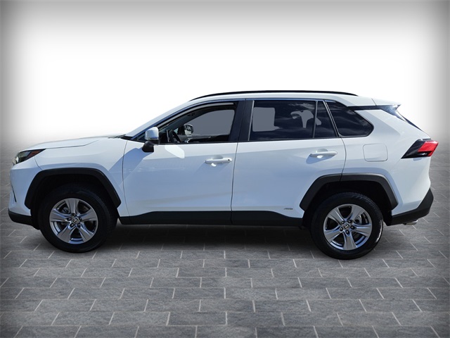 2024 Toyota RAV4 Hybrid XLE photo 4