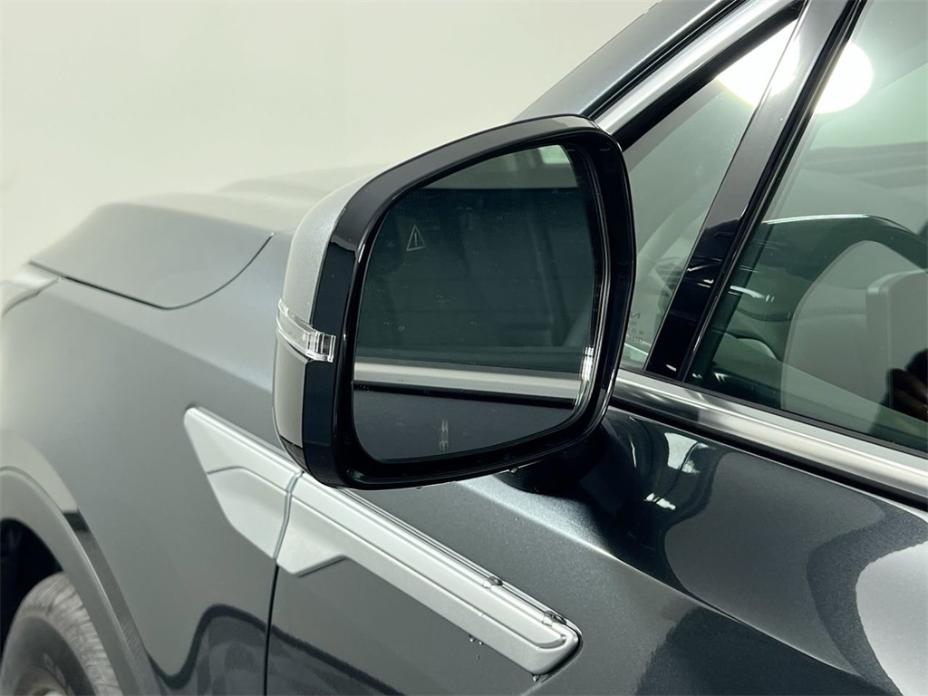 2026 Kia Sorento LX photo 10